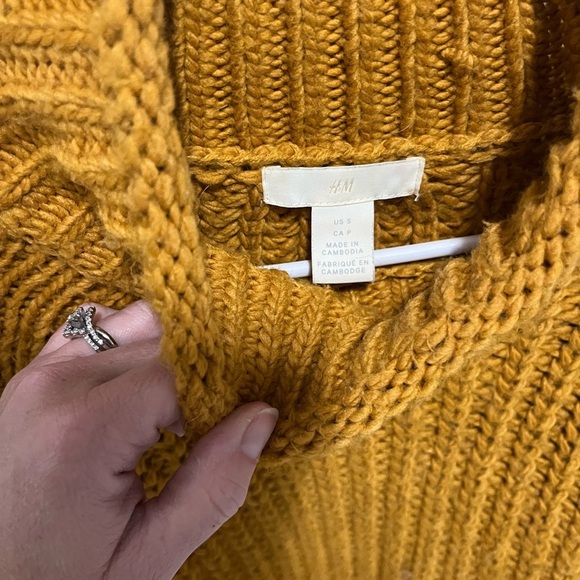 Women's H&M sweater - Picture 4 of 6
